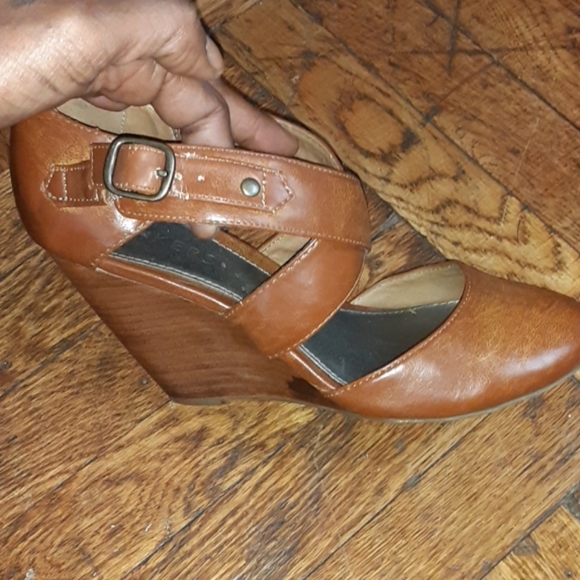 Shoes - Picture 3 of 5